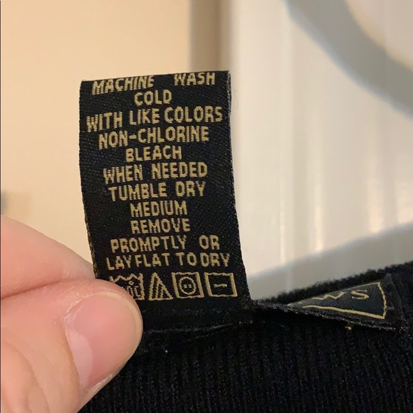 Black sweater scoop neck sz Medium Linda Matthews - Picture 4 of 5